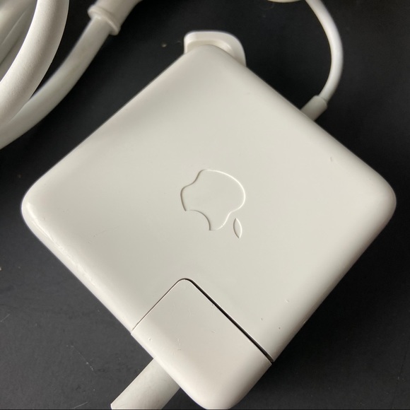 60w MagSafe Power Adapter Genuine Apple - Picture 2 of 11